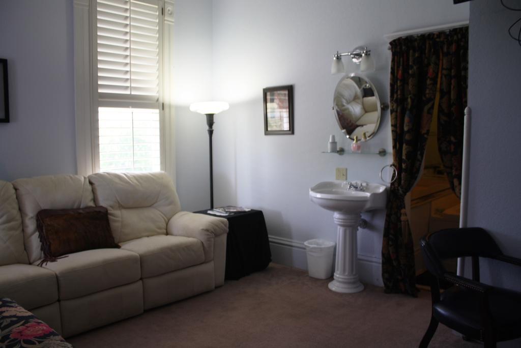 Angel'S Nest Bed & Breakfast Weatherford Room photo